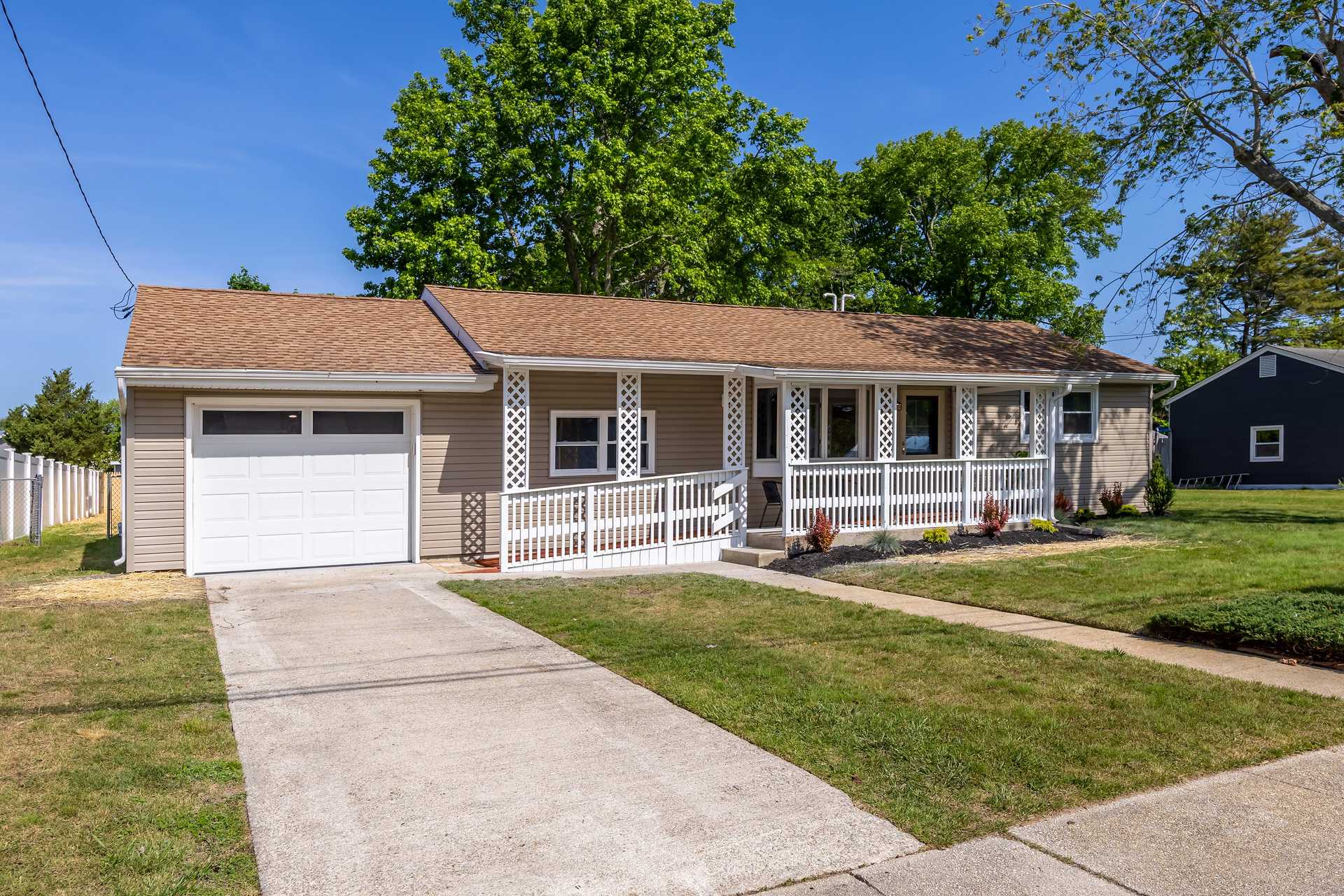 Cloudinary image with public_id: 732d628a-b22e-425c-9e9b-f3873d154a26/dxfcdcnnyemyeyxnhtc7