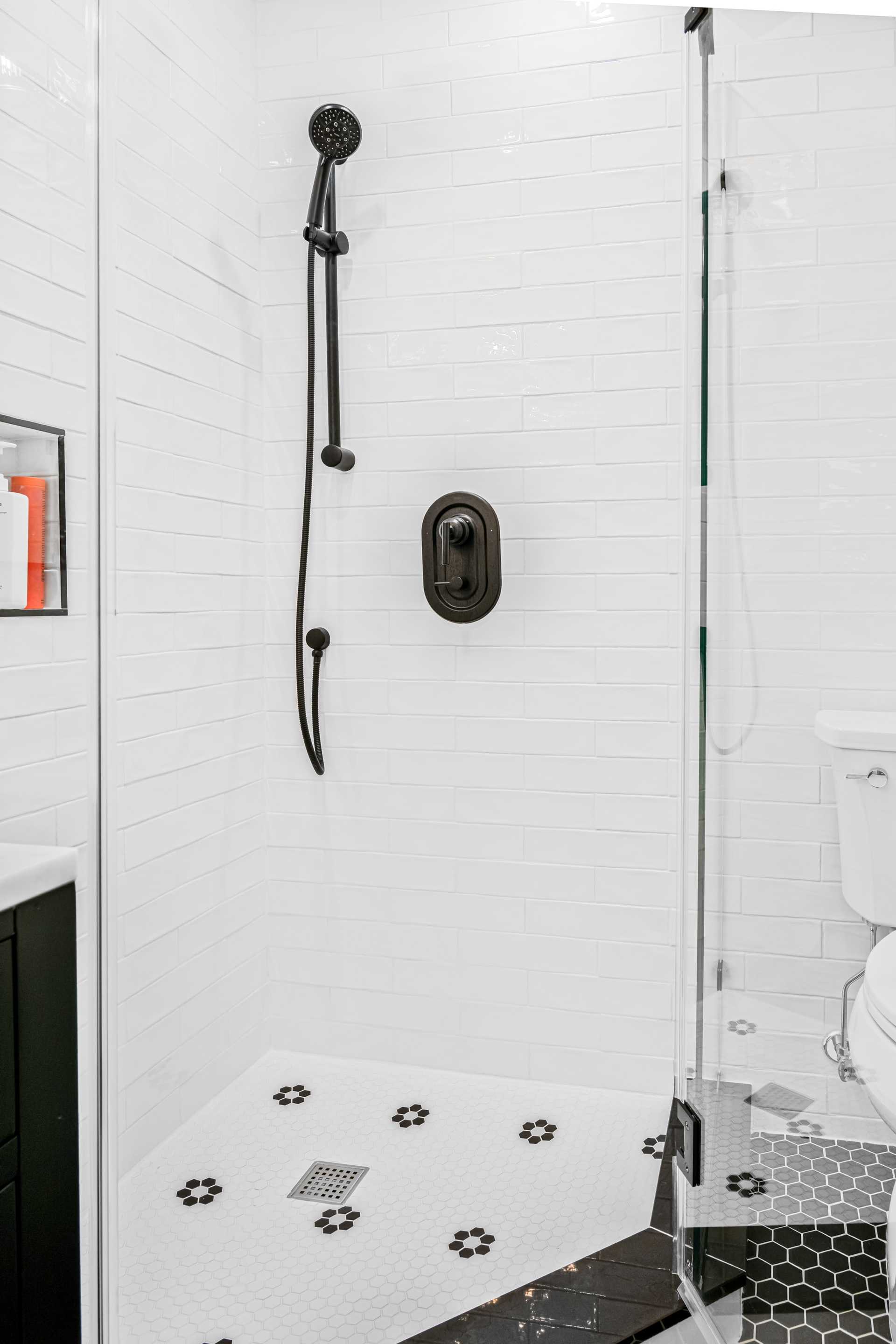 Cloudinary image with public_id: 732d628a-b22e-425c-9e9b-f3873d154a26/x6a88fhlmijredcw0uhb