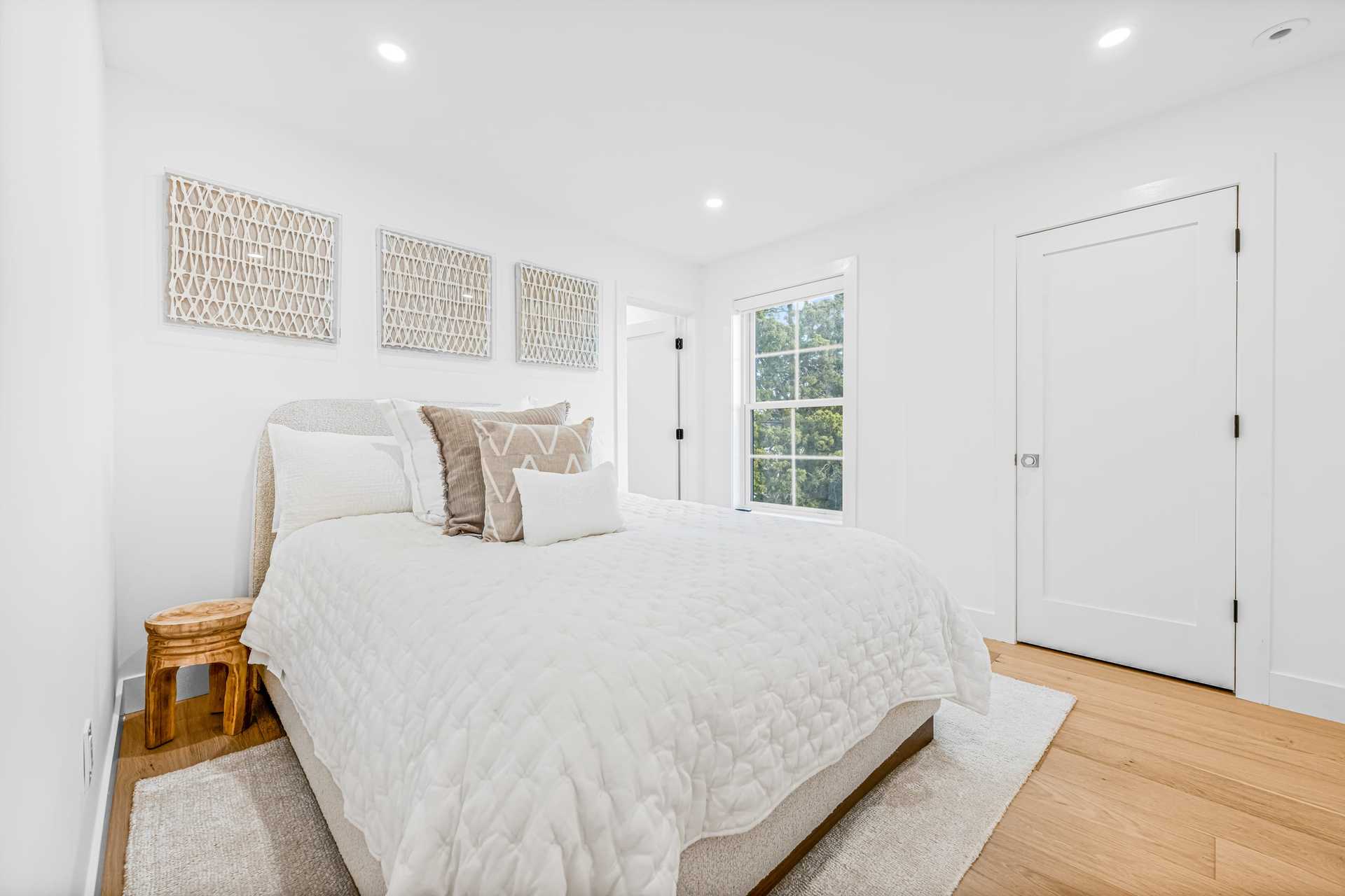 Cloudinary image with public_id: 732d628a-b22e-425c-9e9b-f3873d154a26/em3qwhuovjvmosdjndb8