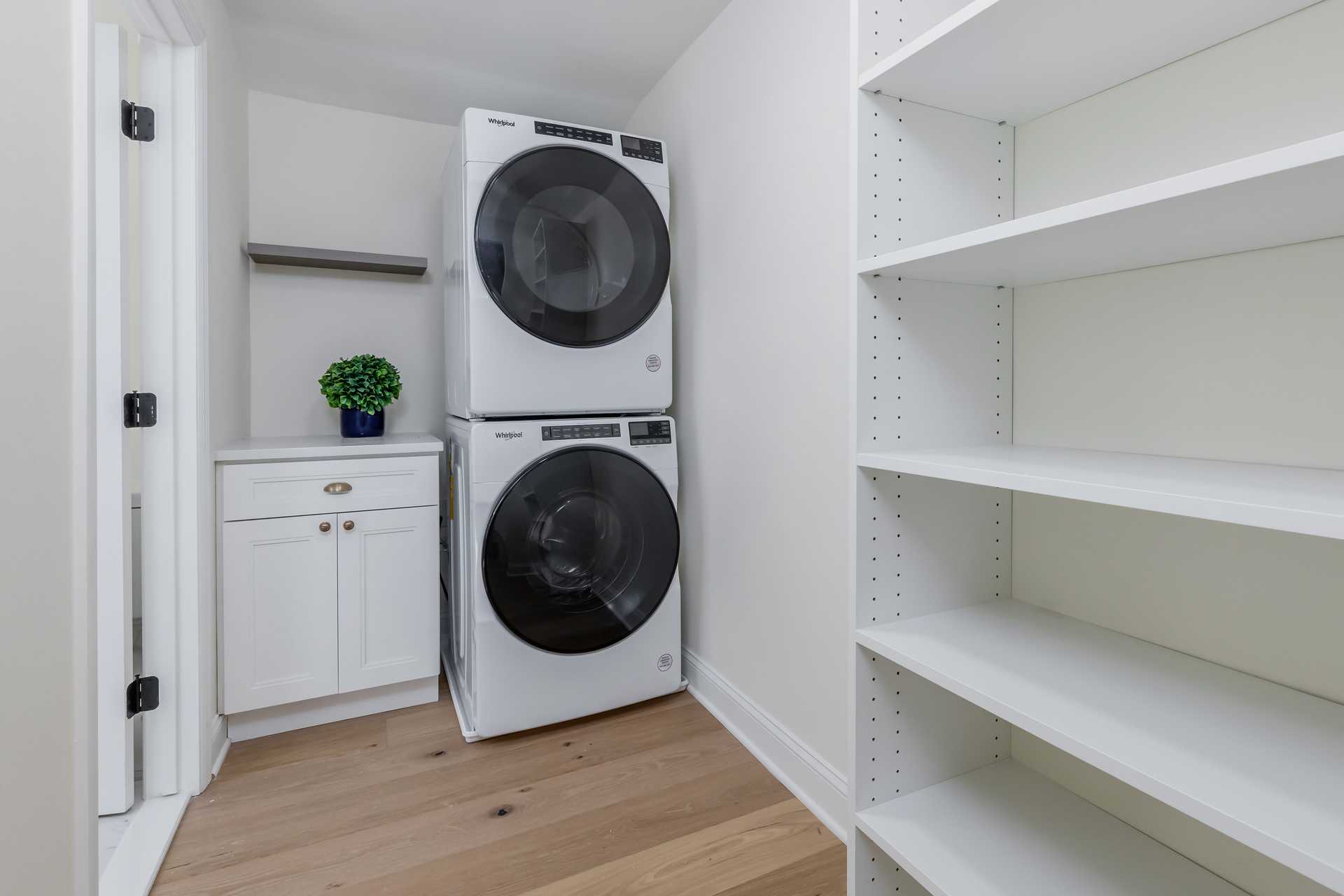 Cloudinary image with public_id: 732d628a-b22e-425c-9e9b-f3873d154a26/yrpzrfbqkqu5i76jazx0