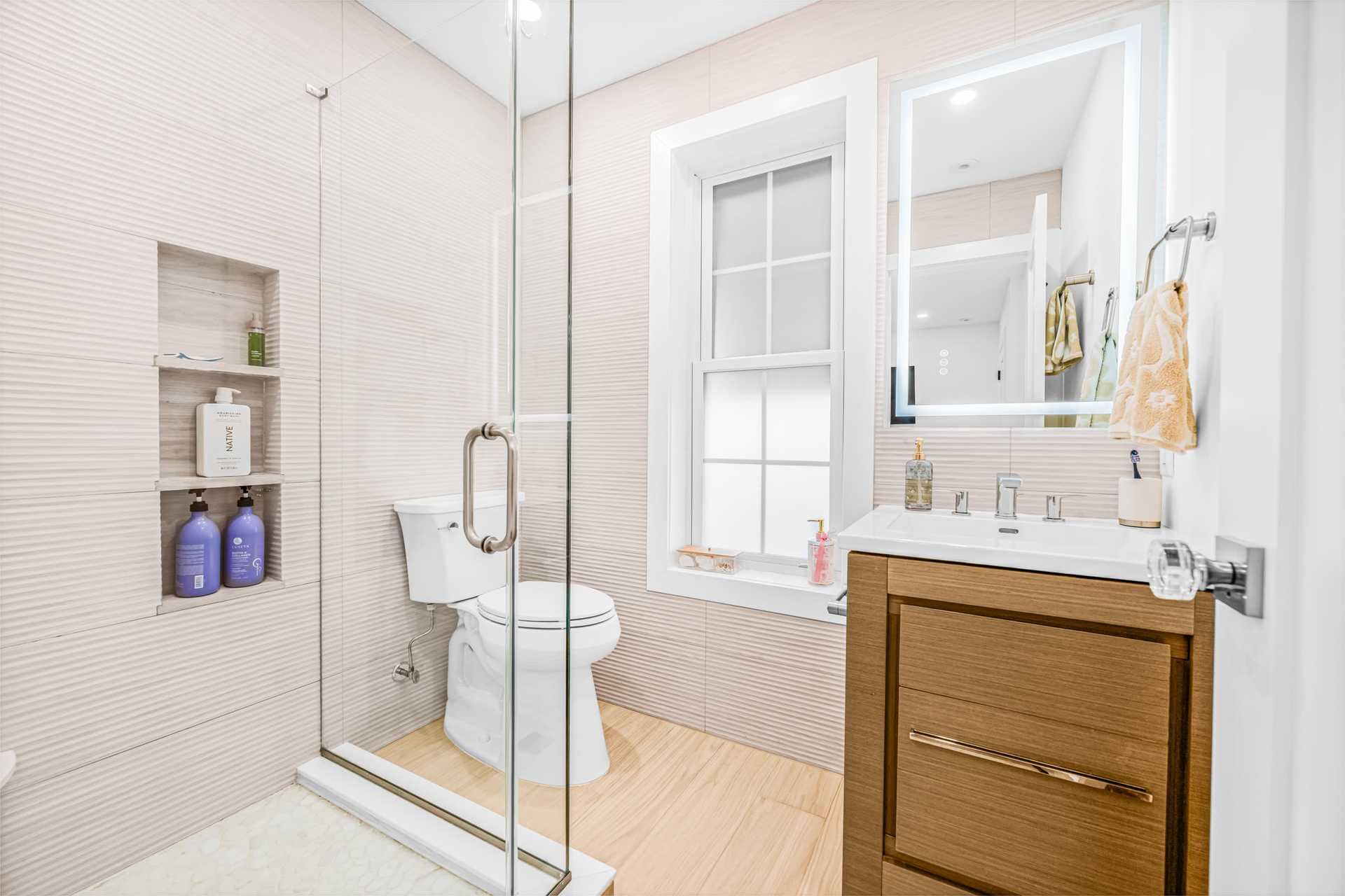 Cloudinary image with public_id: 732d628a-b22e-425c-9e9b-f3873d154a26/ckmjypf5tkqr2cougtpx